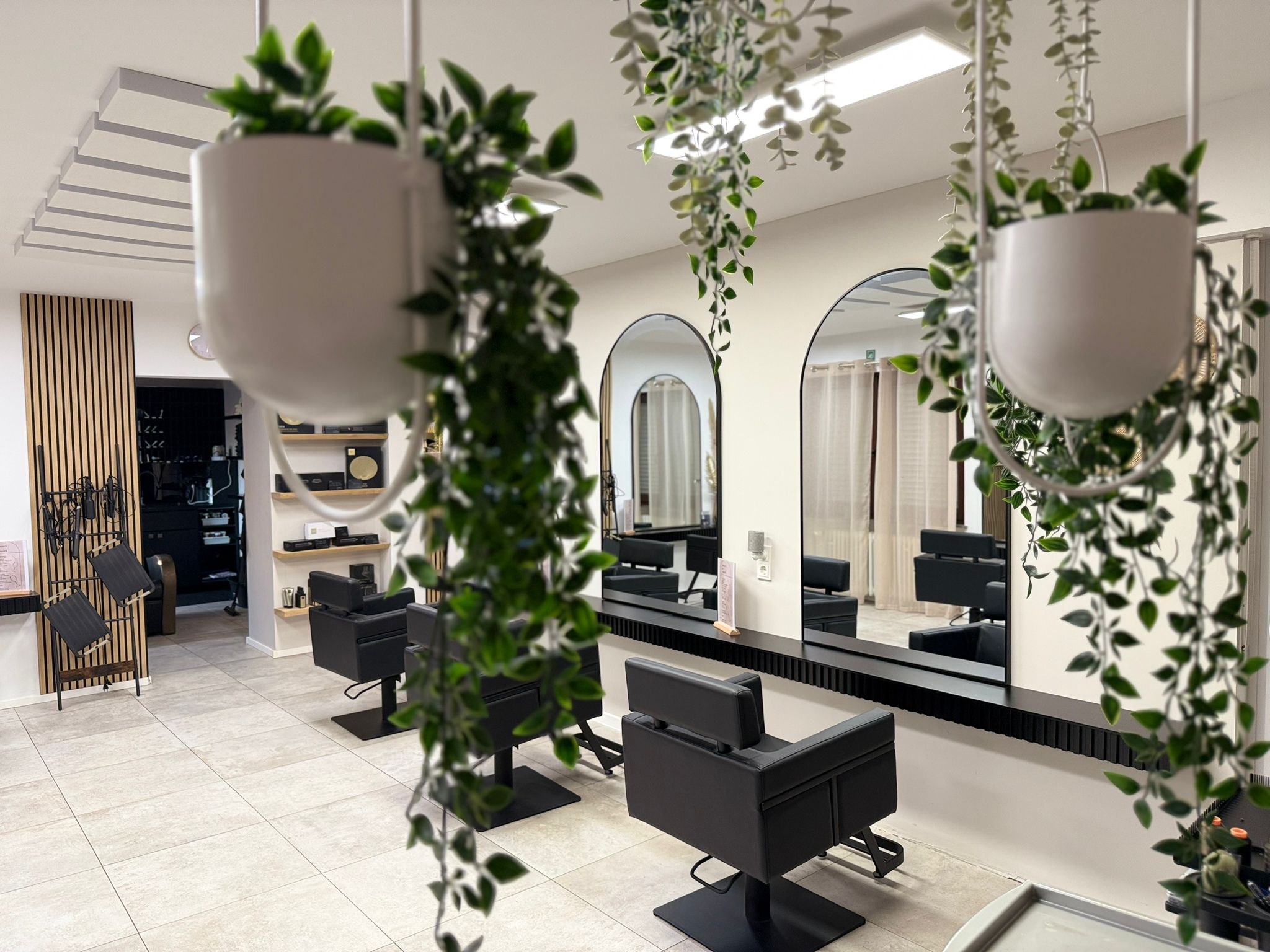 Salon Slider 19