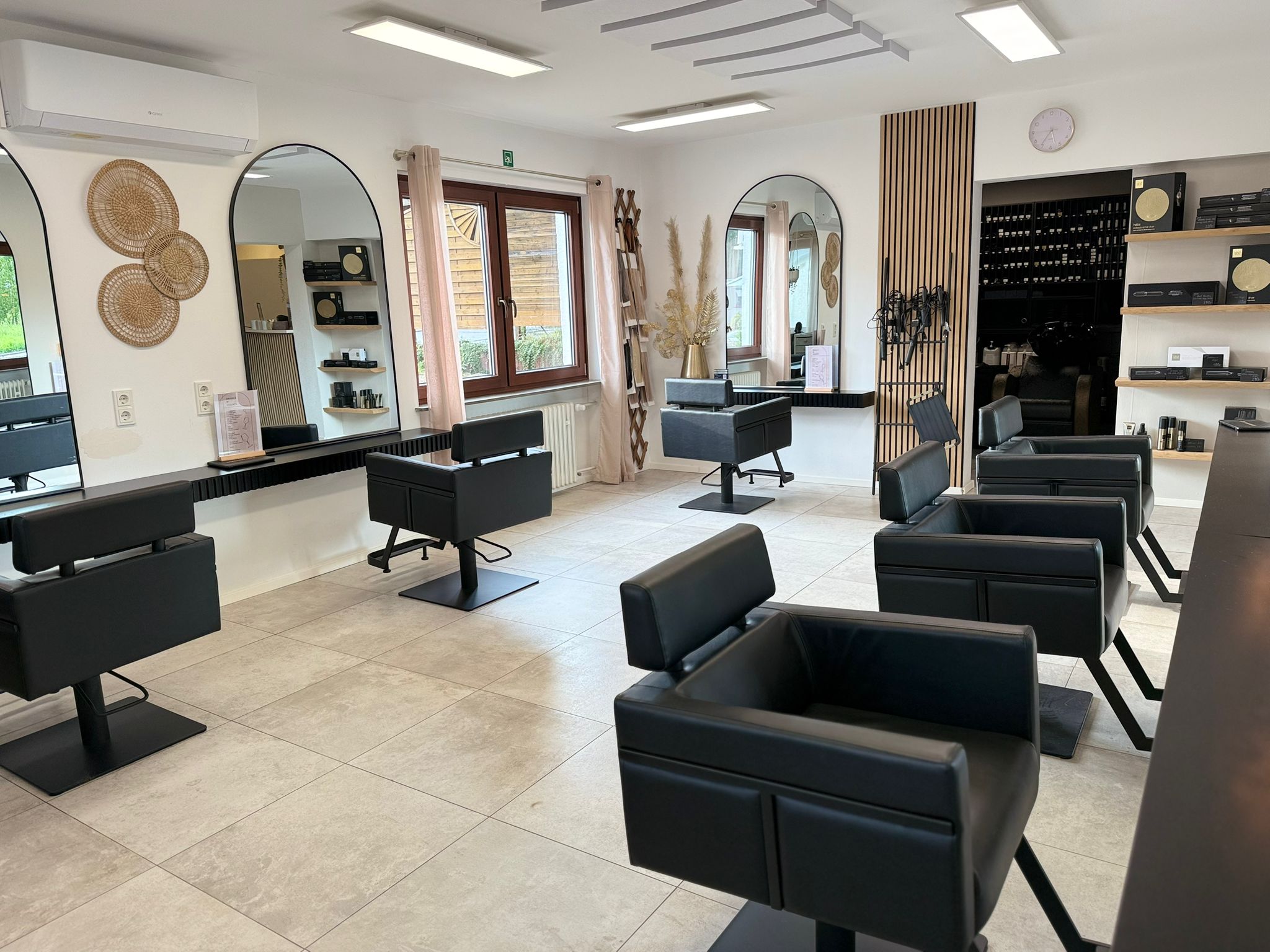 Salon Slider 3