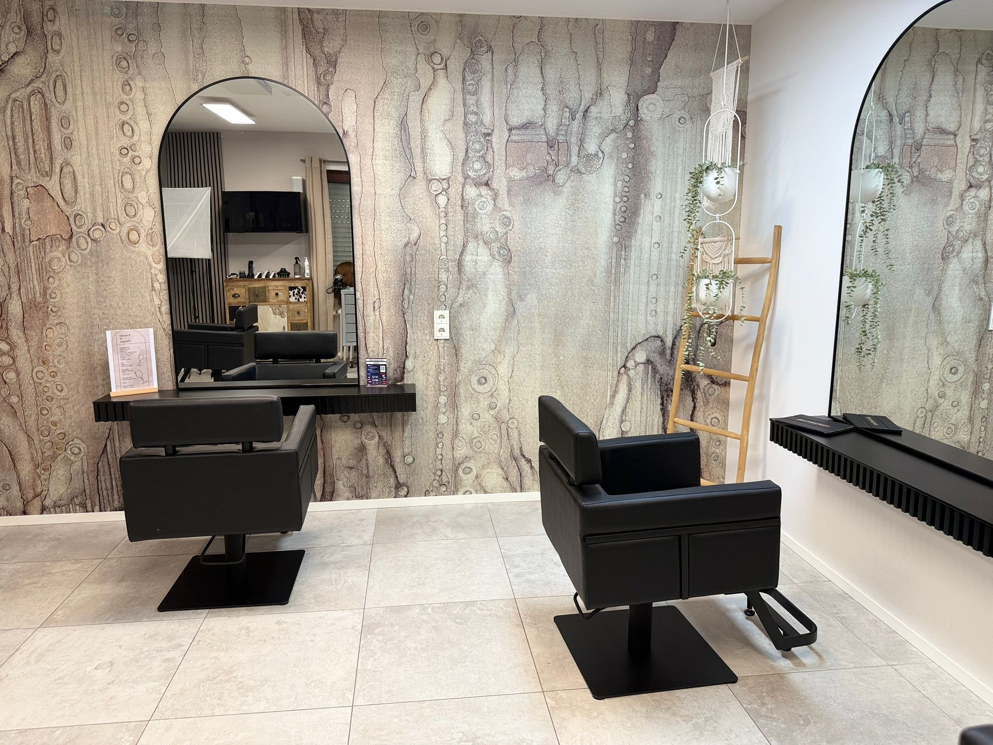 Salon Slider 8